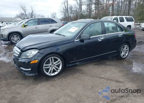 2012 Mercedes-Benz C 300 Sport 4Matic из США, поврежденный, VIN WDDGF8BB9CR195371